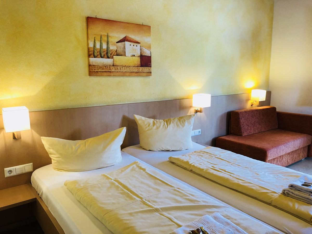 Hotel - Restaurant Hirschen - Werneths Landgasthof Beim Europa- Park Rust Rheinhausen Dış mekan fotoğraf
