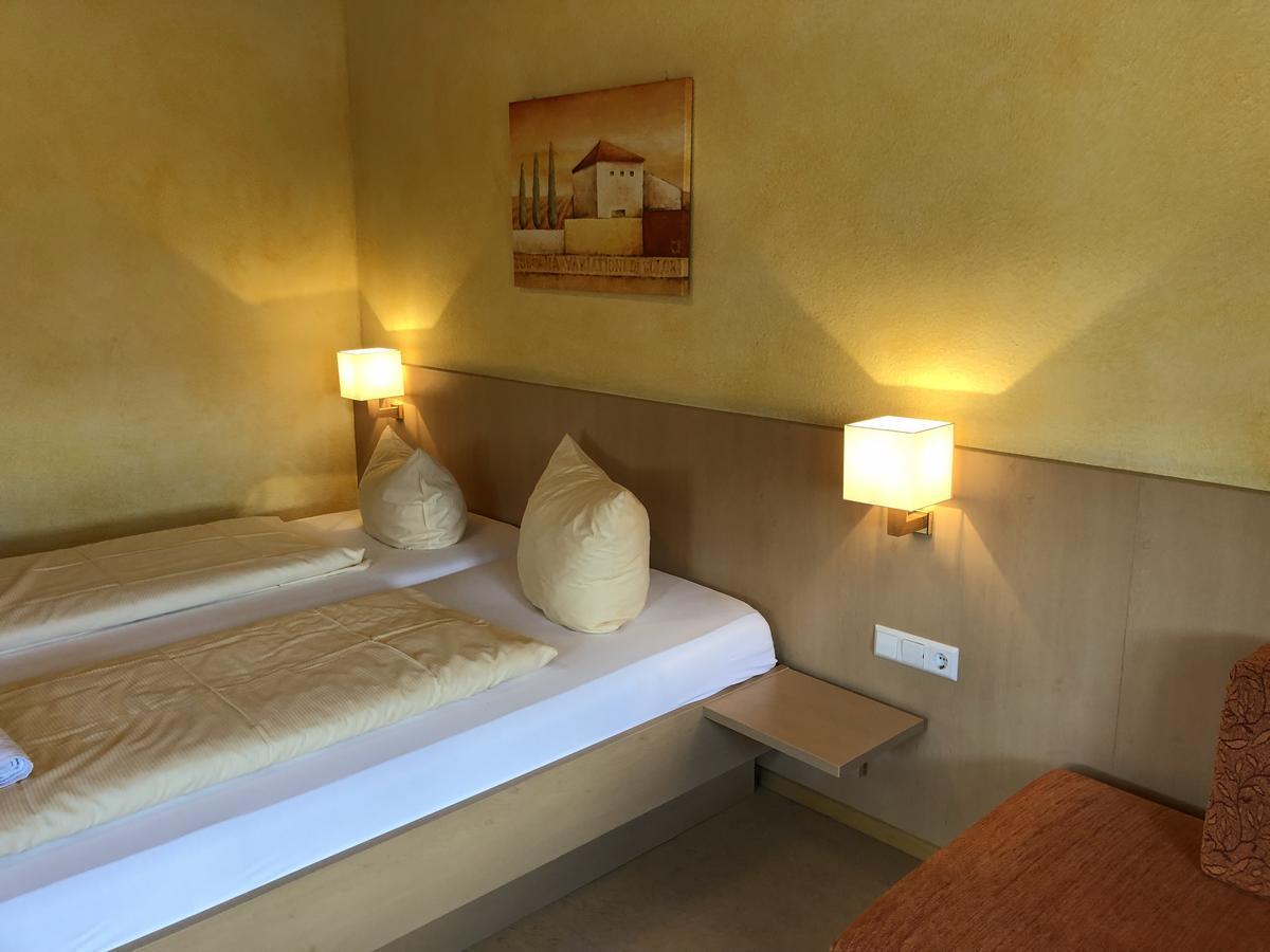 Hotel - Restaurant Hirschen - Werneths Landgasthof Beim Europa- Park Rust Rheinhausen Dış mekan fotoğraf